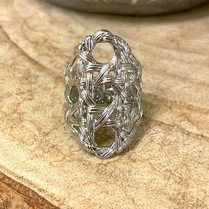 Kendra Scott size M/L adjustable ring Silver Exc Cond